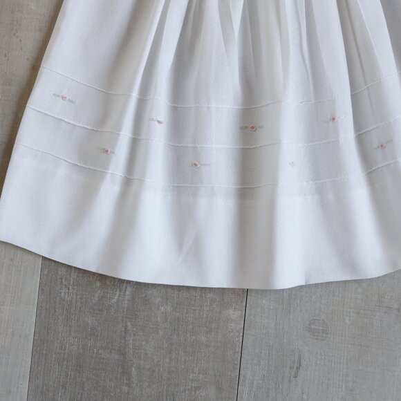 White Smocked Heirloom Bishop Dress Boutique 3-6 Months - Picture 4 of 6